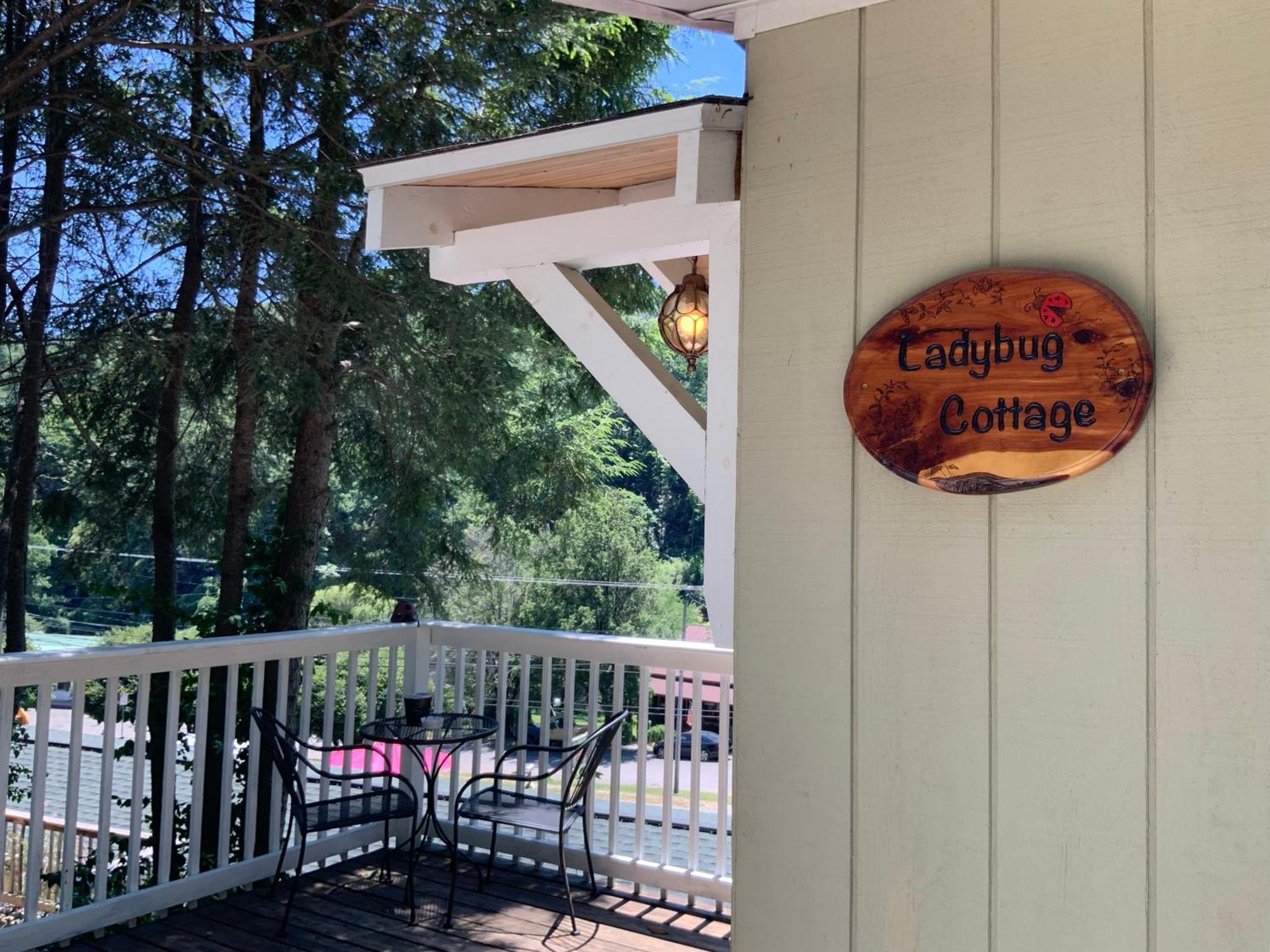 The Chimney Rock Inn & Cottages Exterior foto